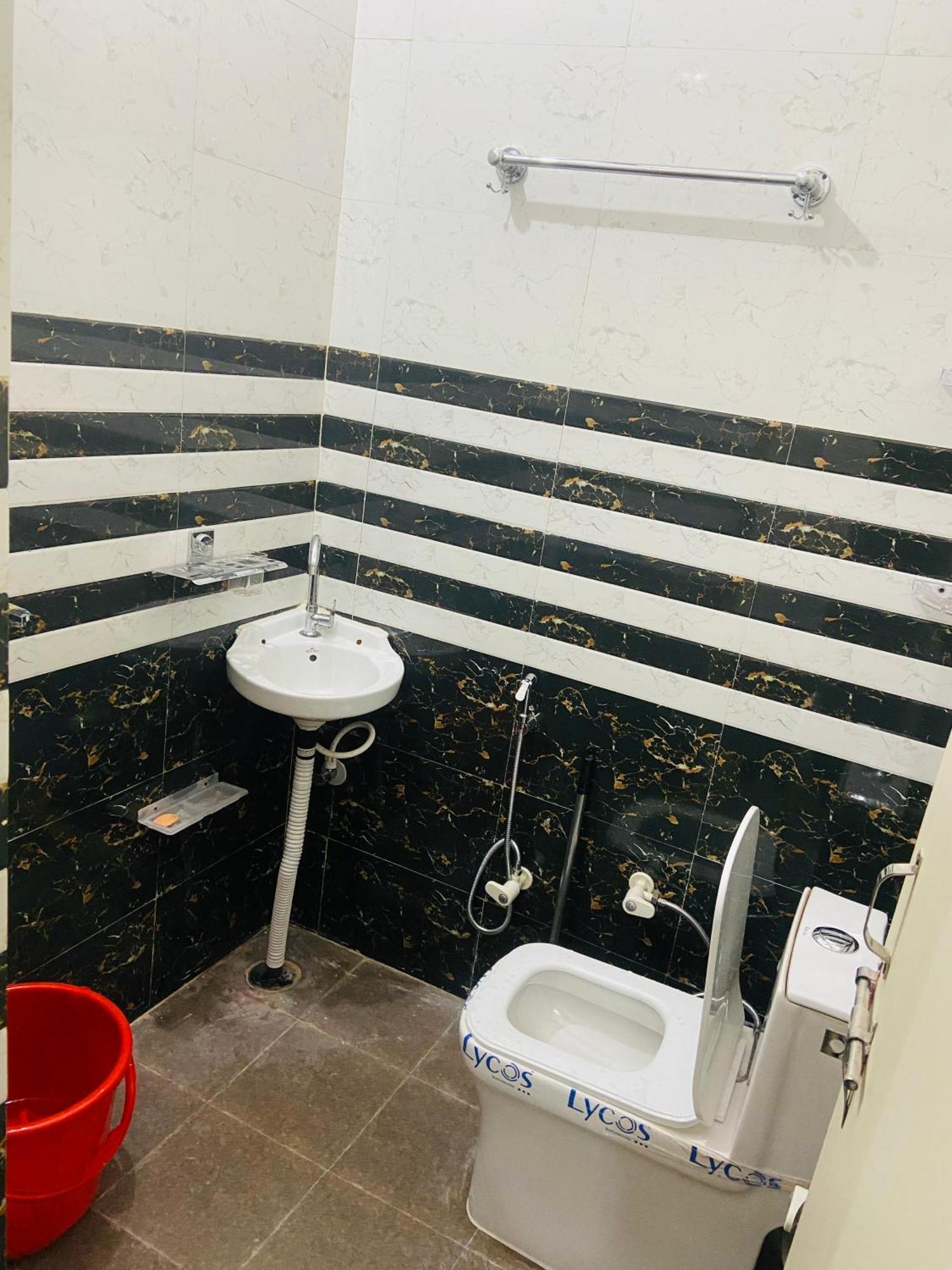 Nirupam Sadan Homestay Vrindāvan Buitenkant foto
